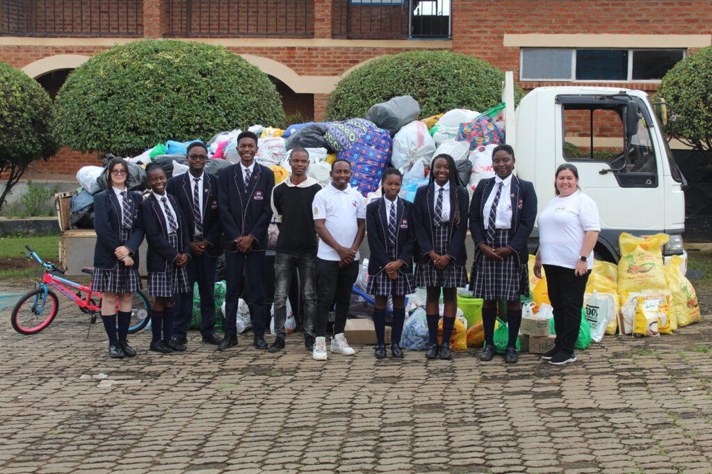 Community service by students of Mount Sinai School